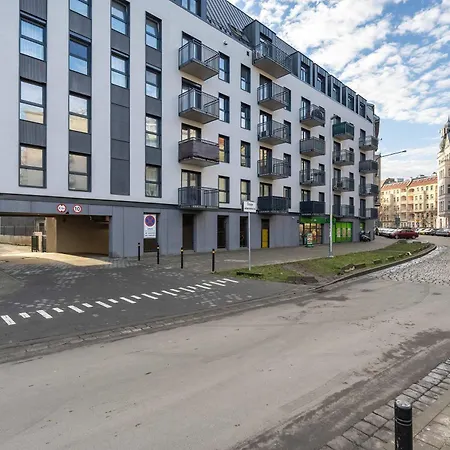 Reja Sunny With Parking By Renters * Wroclaw
